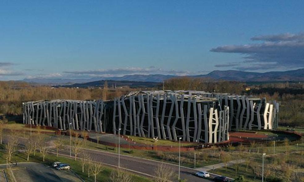 EUNEIZ es una nueva universidad privada, ubicada en la ciudad de Vitoria–Gasteiz.