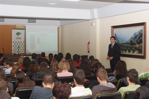 Estudiantes de bachillerato en las jornadas de "Educación financiera para todos"