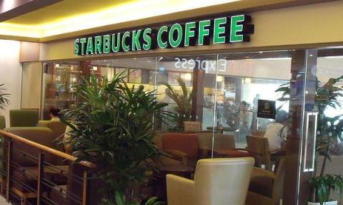 Starbucks regalará los estudios universitarios a sus empleados