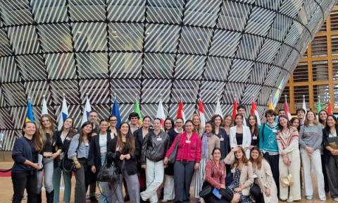 Estudiantes de Relaciones Internacionales y Comunicación Internacional