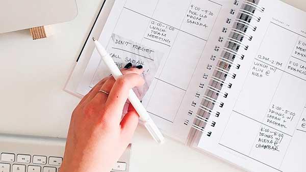 Agenda de papel para estudiantes