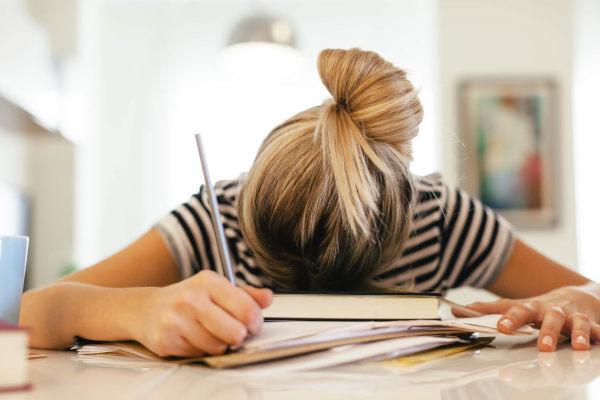 Covid-19: Estudiantes agobiados por no saber cómo será la evaluación