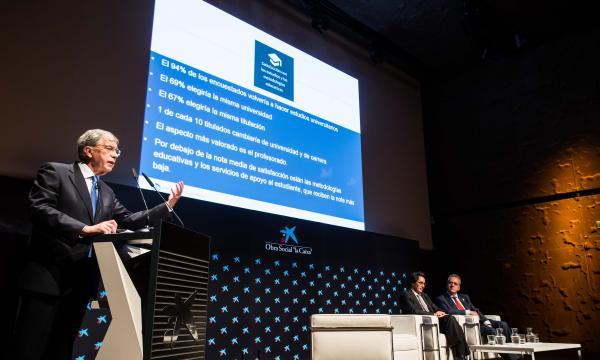 Francisco Michavila, director la Cátedra Unesco, durante la presentación del informe - OS la Caixa