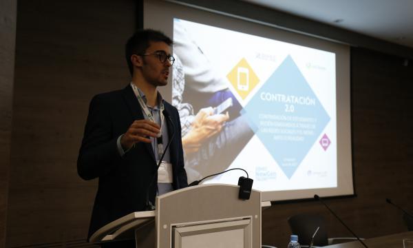 Cómo acceden los jóvenes a su primer empleo